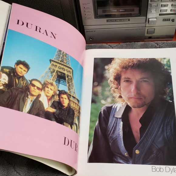 Live Aid Concert Program 1985 - Picture 6 of 8